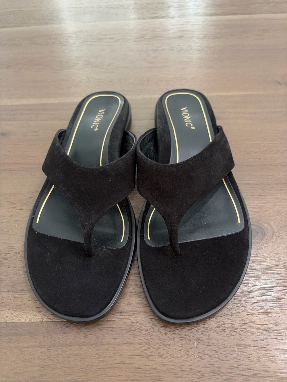 Vionic Black Suede Thong Sandals